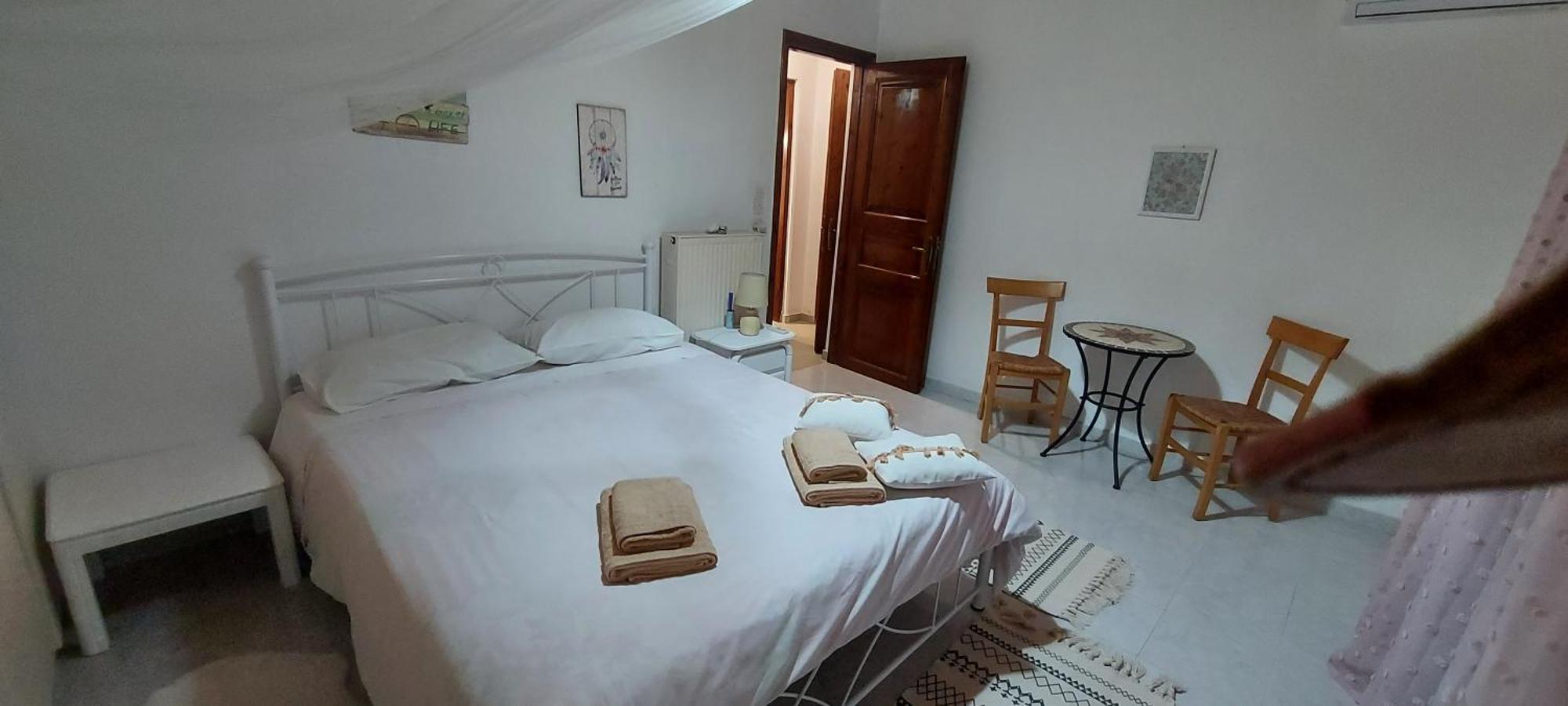 Elena'S Family House Apartment Artemida  Ngoại thất bức ảnh