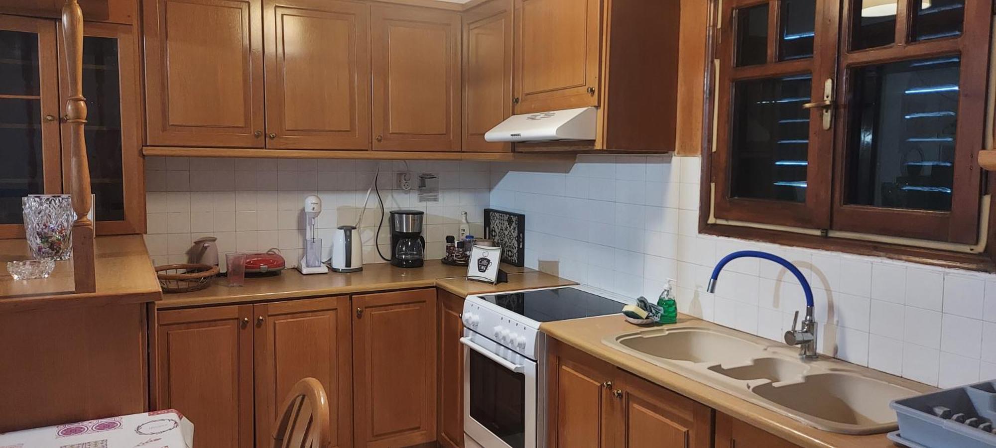 Elena'S Family House Apartment Artemida  Ngoại thất bức ảnh