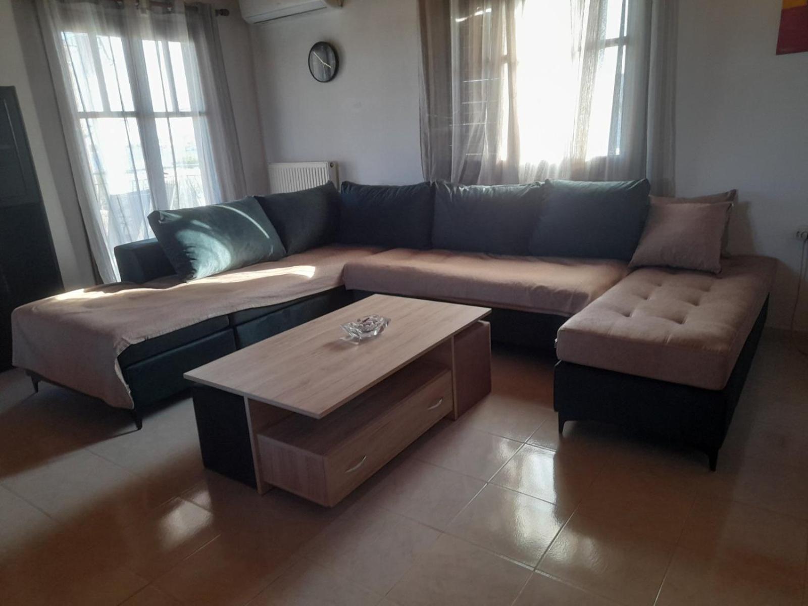Elena'S Family House Apartment Artemida  Ngoại thất bức ảnh