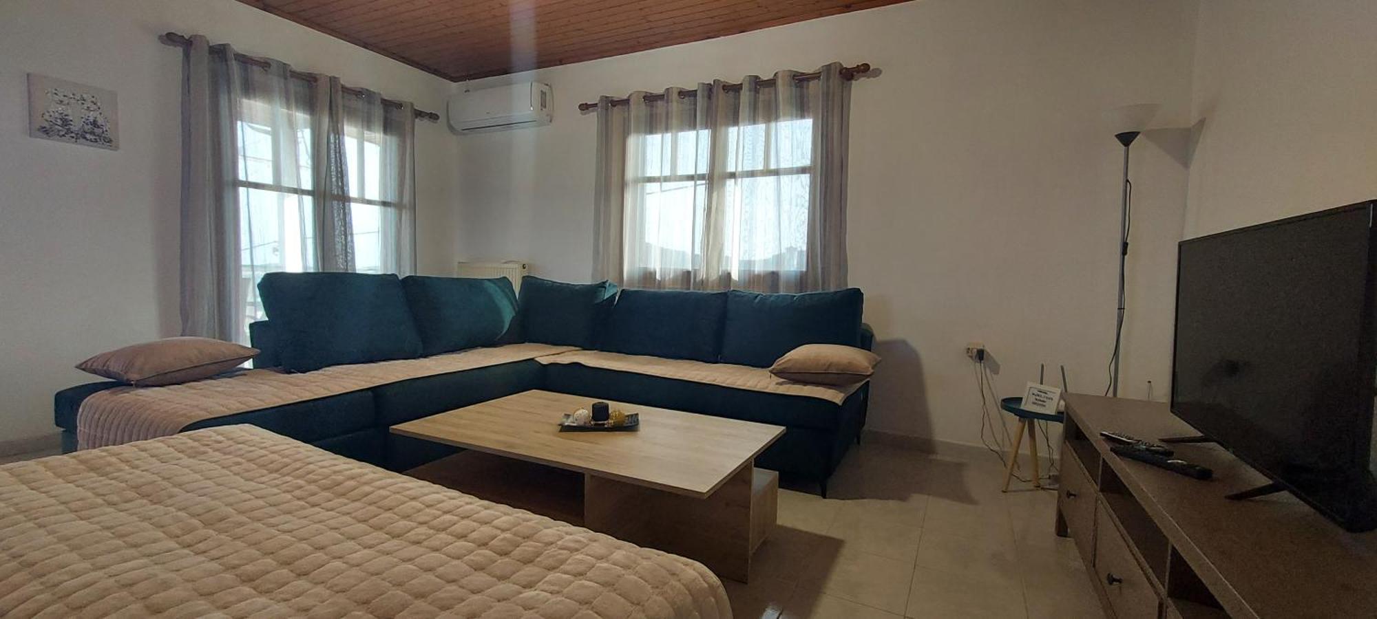 Elena'S Family House Apartment Artemida  Ngoại thất bức ảnh